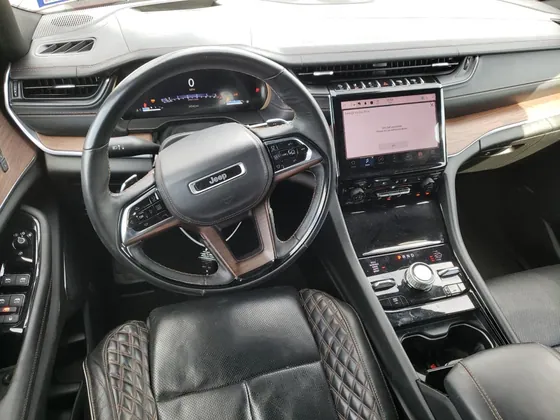 2022 Jeep Grand Cherokee VIN 1C4RJHEG8N8605255 - photo 8 of 13