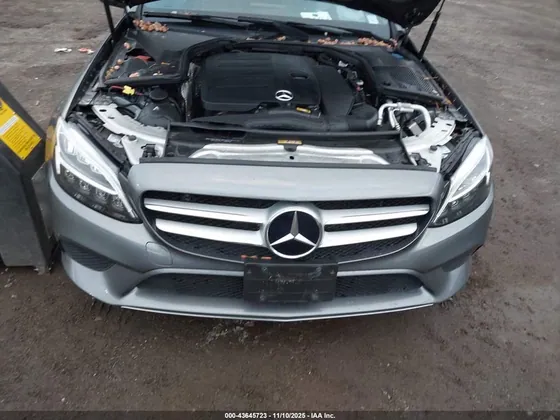 2019 Mercedes-Benz C-Class C 300 4MATIC VIN 55SWF8EB2KU289936 - photo 3 of 11