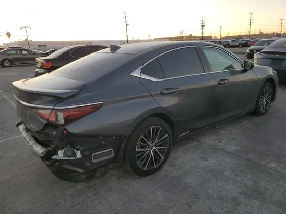 2022 Lexus ES VIN 58ADA1C12NU025768 - photo 2 of 14