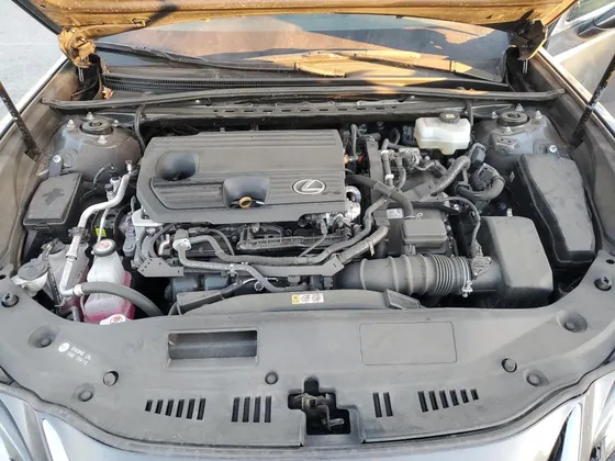 2022 Lexus ES VIN 58ADA1C12NU025768 - photo 8 of 14