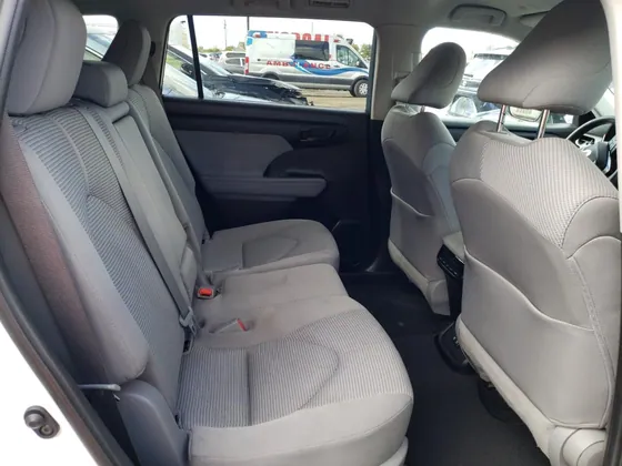 2021 Toyota Highlander VIN 5TDCZRAH7MS076037 - photo 7 of 13