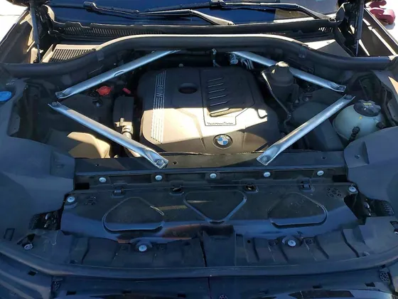 2022 BMW X7 VIN 5UXCW2C04N9M75073 - photo 8 of 9
