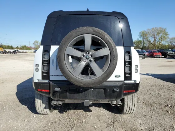 2023 Land Rover Defender VIN SALEWEEEXP2172646 - photo 3 of 14