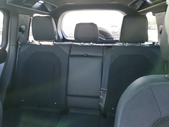 2023 Land Rover Defender VIN SALEWEEEXP2172646 - photo 10 of 14