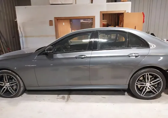 2018 Mercedes-Benz E-Class AMG E43 VIN WDDZF6EB5JA396446 - photo 6 of 12