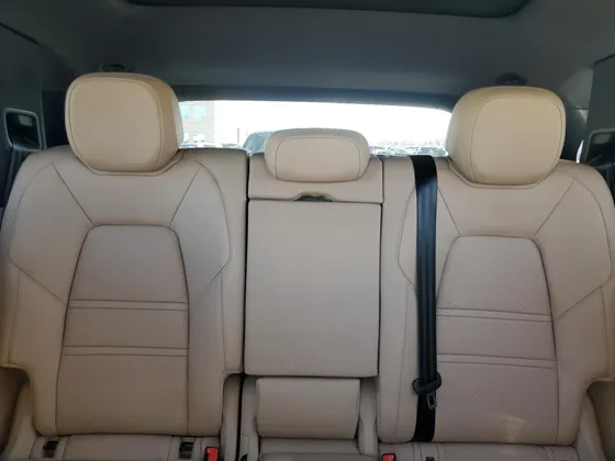 2019 Porsche Cayenne VIN WP1AA2AY2KDA01596 - photo 6 of 15