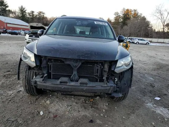 2017 Volkswagen Tiguan VIN WVGBV7AX5HK053089 - photo 4 of 11