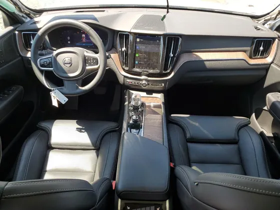 2023 Volvo XC60 VIN YV4L12RA5P1217692 - photo 10 of 14